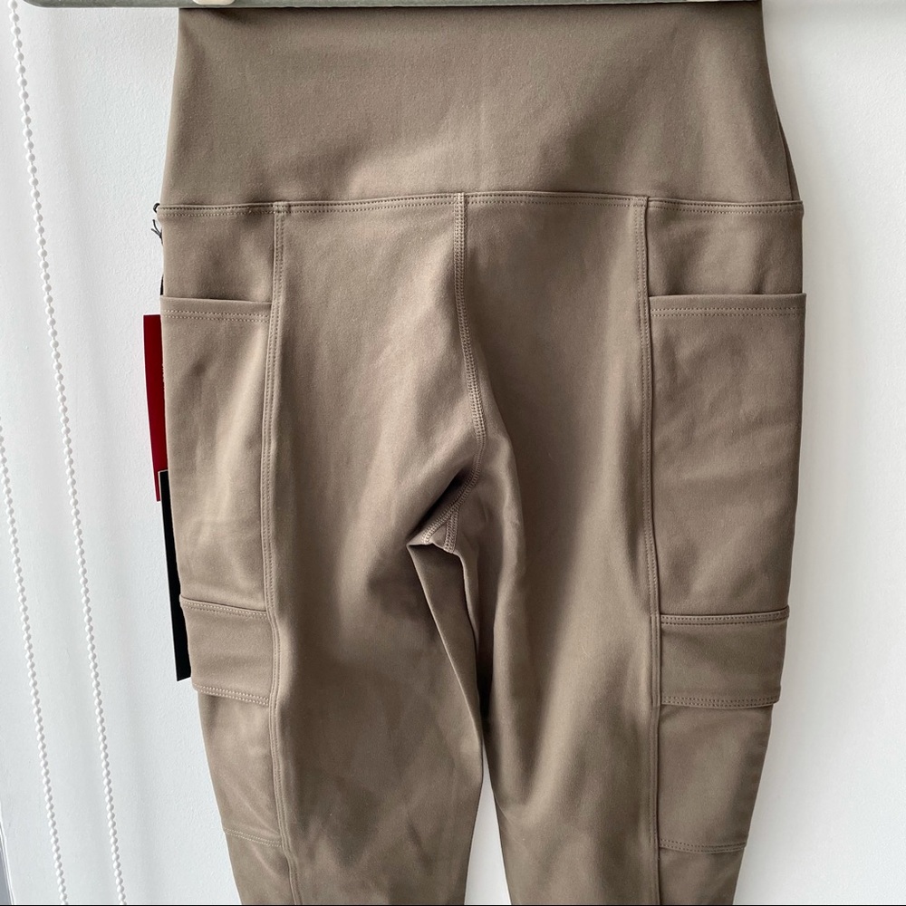 Carbon38 Utility Cargo High Rise Legging - Picture 10 of 11